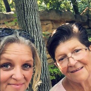 Meet your Posher, Lucinda